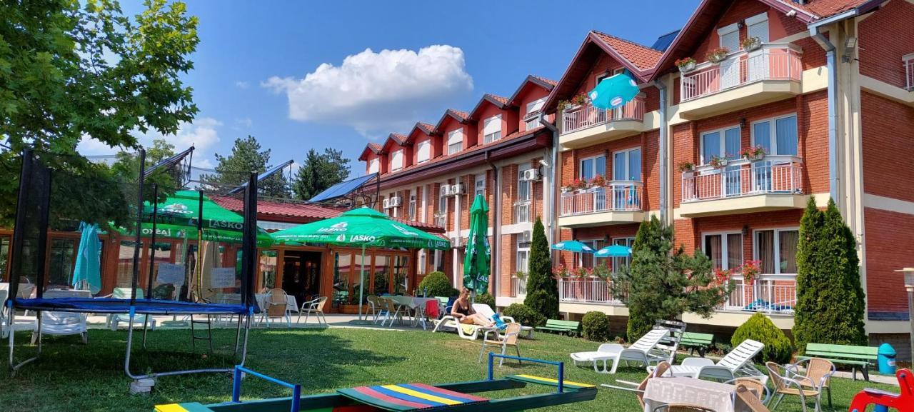 Hotel Ravni Gaj Knic 外观 照片